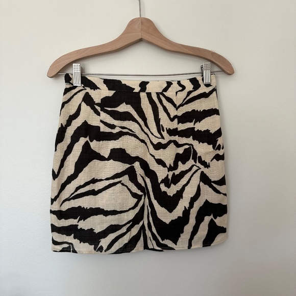 H&M Zebra Print Mini Skirt - Black and Cream - Picture 2 of 9